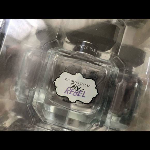 Victoria’s Secret Tease Rebel - Picture 2 of 4